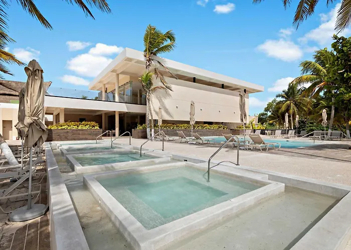 Family House W Private Pool Rooftop & Beachclub Casa de férias Xpu Ha