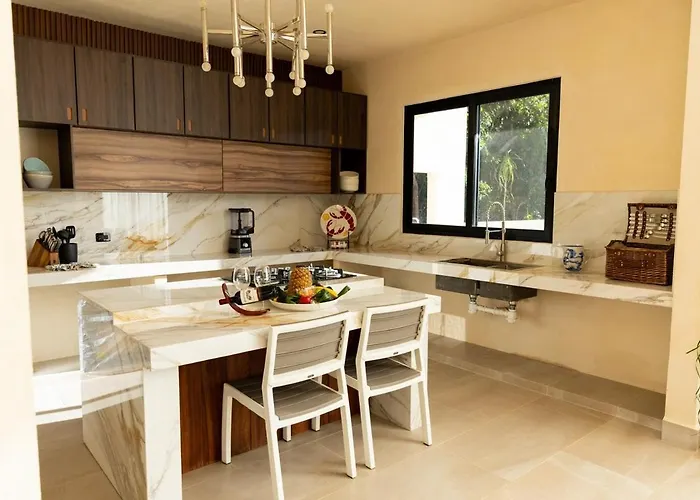 Casa de férias Family House W Private Pool Rooftop & Beachclub