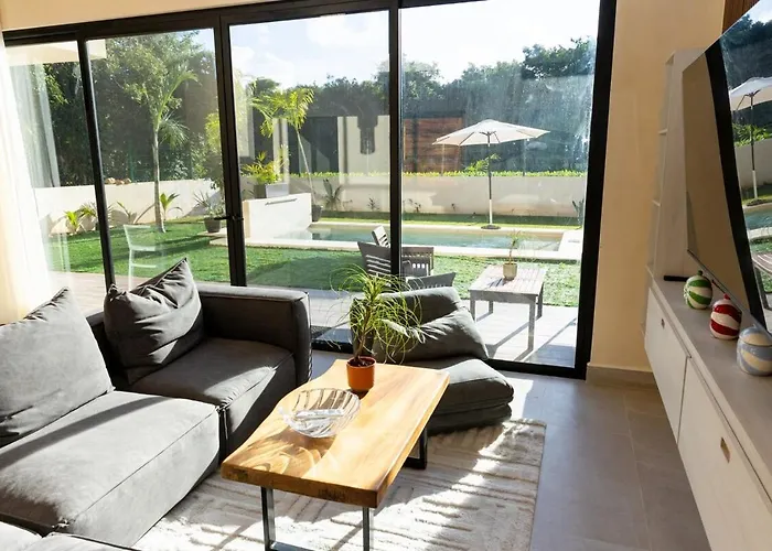 Casa de férias Family House W Private Pool Rooftop & Beachclub