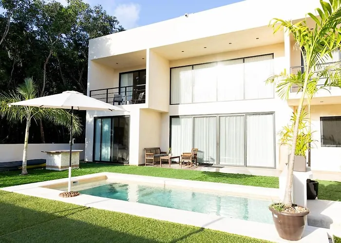 Casa de férias Family House W Private Pool Rooftop & Beachclub