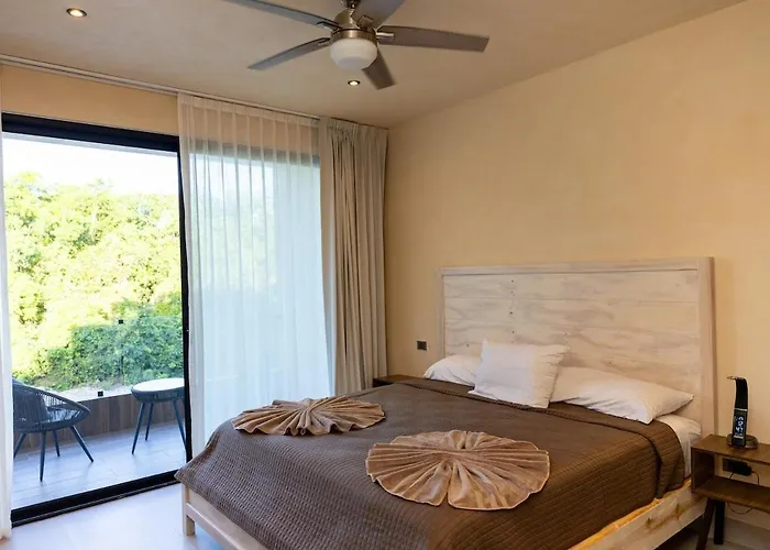 Family House W Private Pool Rooftop & Beachclub Casa de férias *