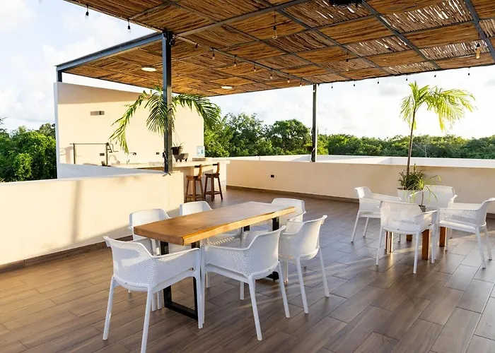 Casa de férias Family House W Private Pool Rooftop & Beachclub *