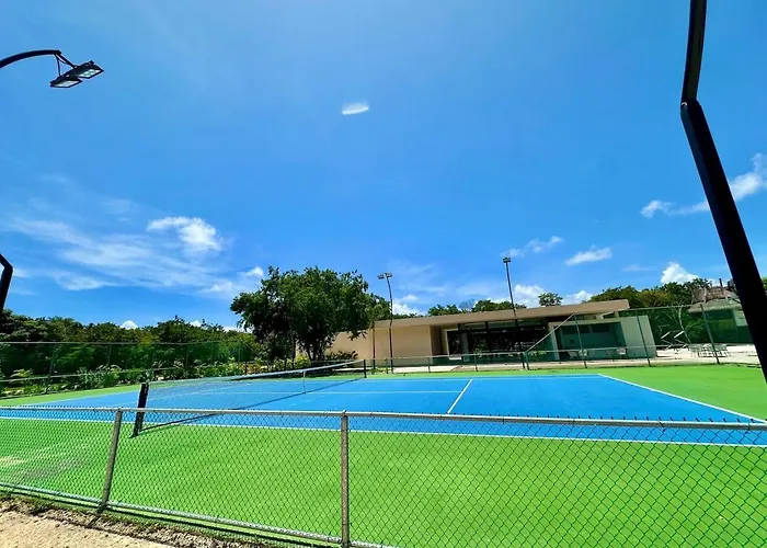 Family House W Private Pool Rooftop & Beachclub Casa de férias *