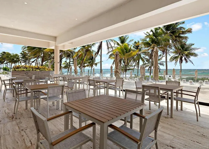 Casa de férias Family House W Private Pool Rooftop & Beachclub *